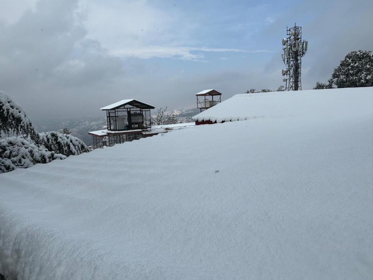 Hotel Jakhu Heights Σίμλα Εξωτερικό φωτογραφία
